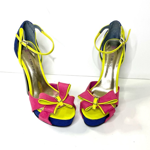 Shoes - 🎀🎀🎀Block Heel Platform Sandals!